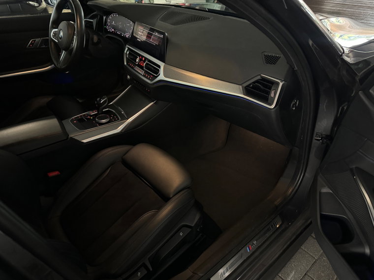 Vehicle Image 33