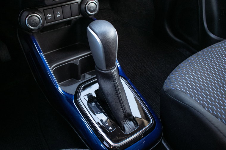 Vehicle Image 25