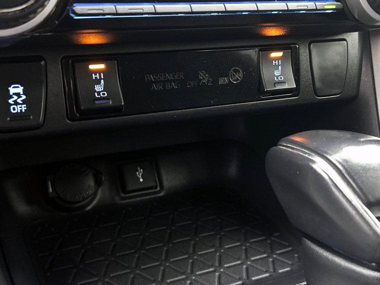 Vehicle Image 25
