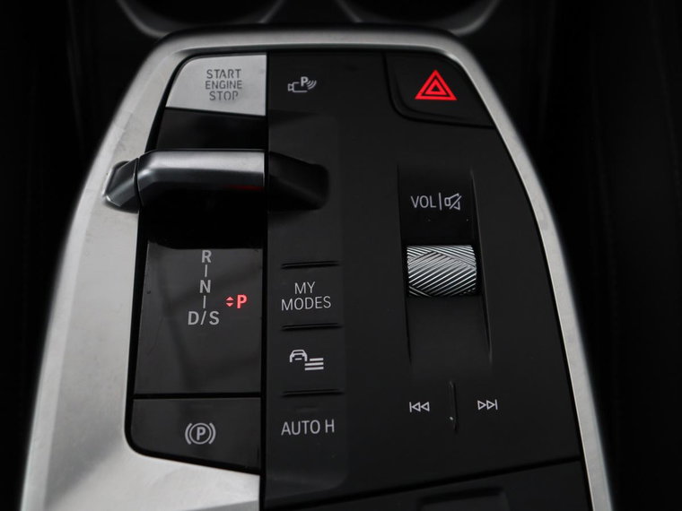 Vehicle Image 29