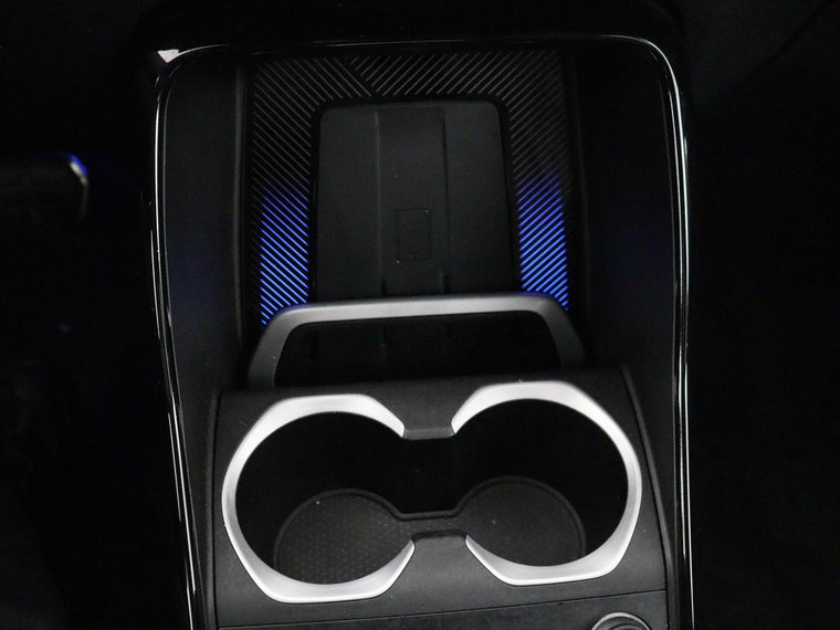 Vehicle Image 38