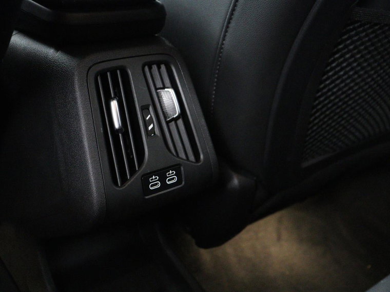 Vehicle Image 42