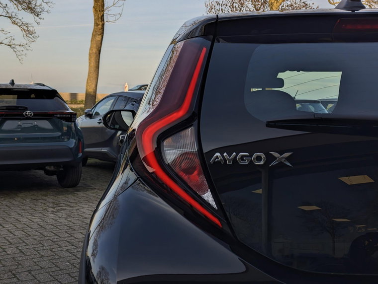 Vehicle Image 12