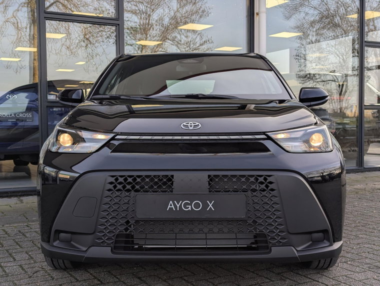 Vehicle Image 6