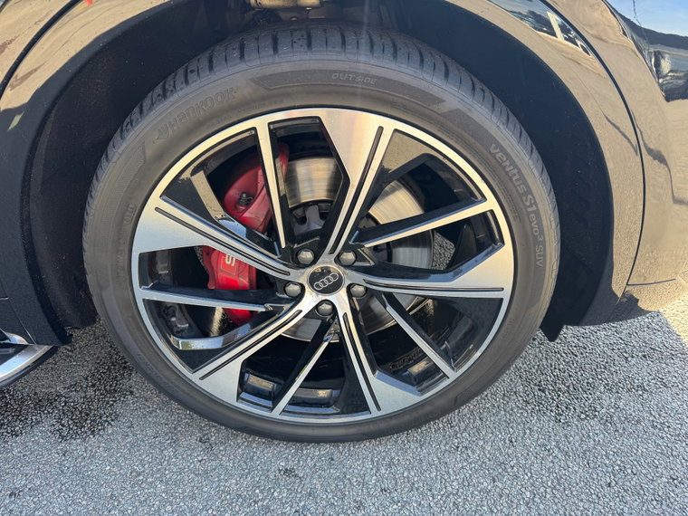 Vehicle Image 25