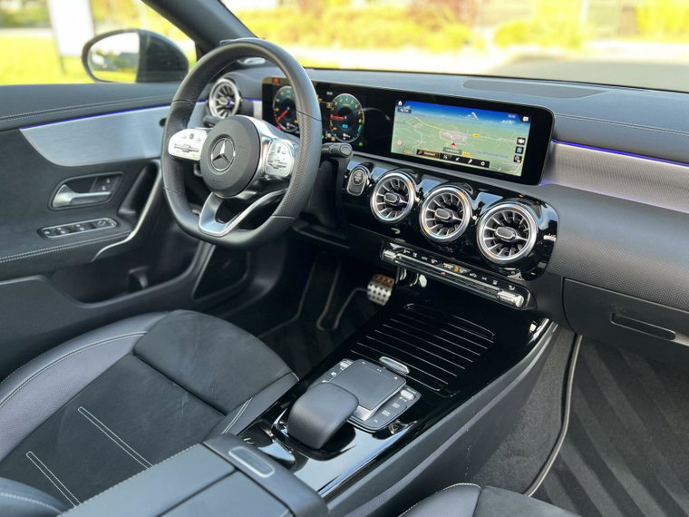 Vehicle Image 24