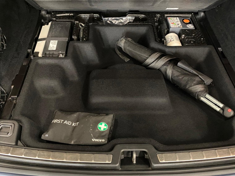 Vehicle Image 25