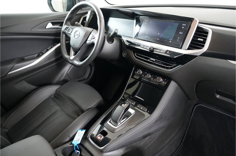 Vehicle Image 10