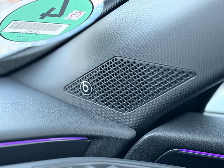 Vehicle Image 24