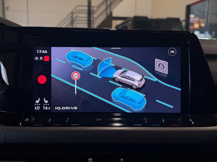 Vehicle Image 35