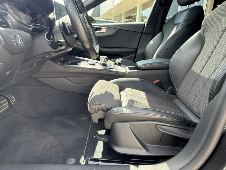 Vehicle Image 19