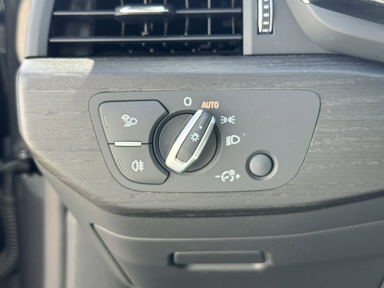 Vehicle Image 27
