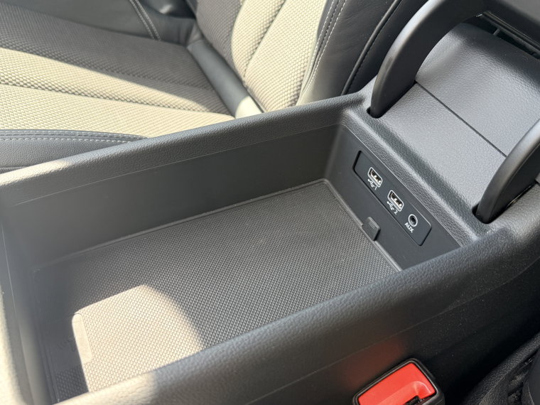 Vehicle Image 29