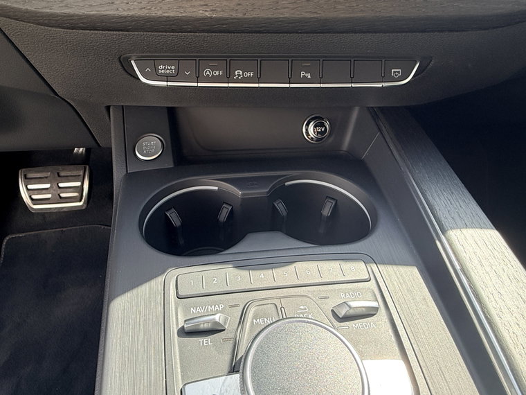 Vehicle Image 33