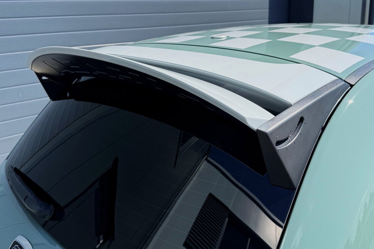 Vehicle Image 32