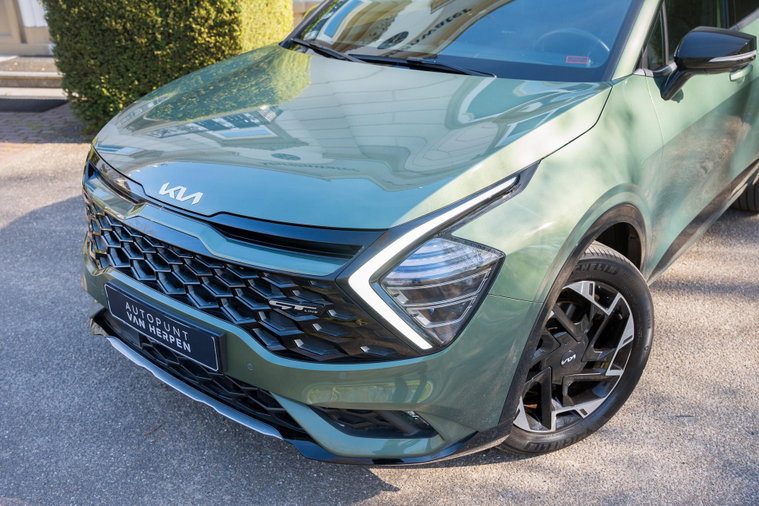 Vehicle Image 13