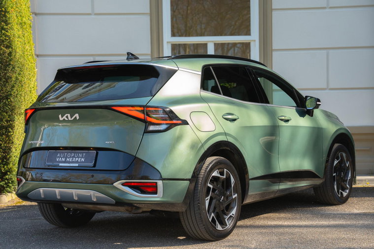 Vehicle Image 5