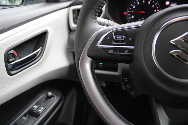 Vehicle Image 21