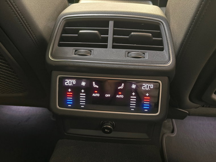 Vehicle Image 26