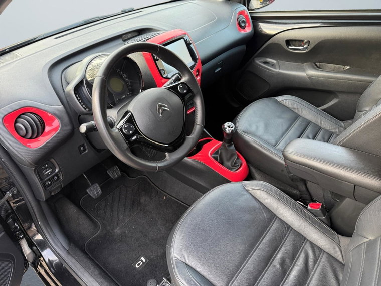 Vehicle Image 12