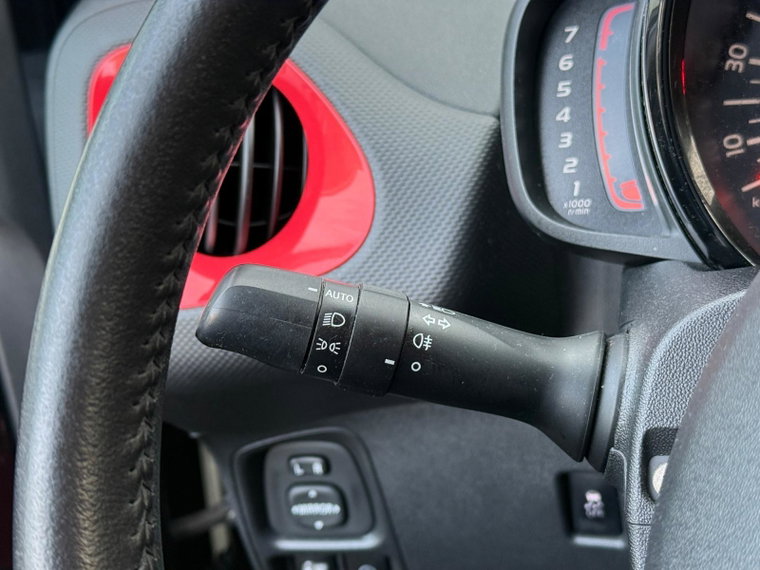 Vehicle Image 19