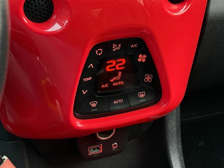 Vehicle Image 26