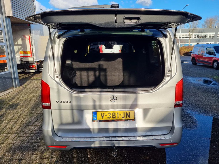 Vehicle Image 28