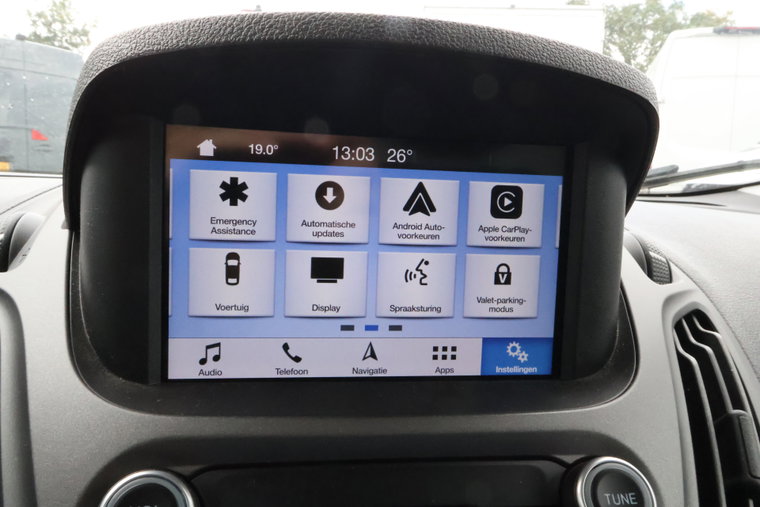 Vehicle Image 25