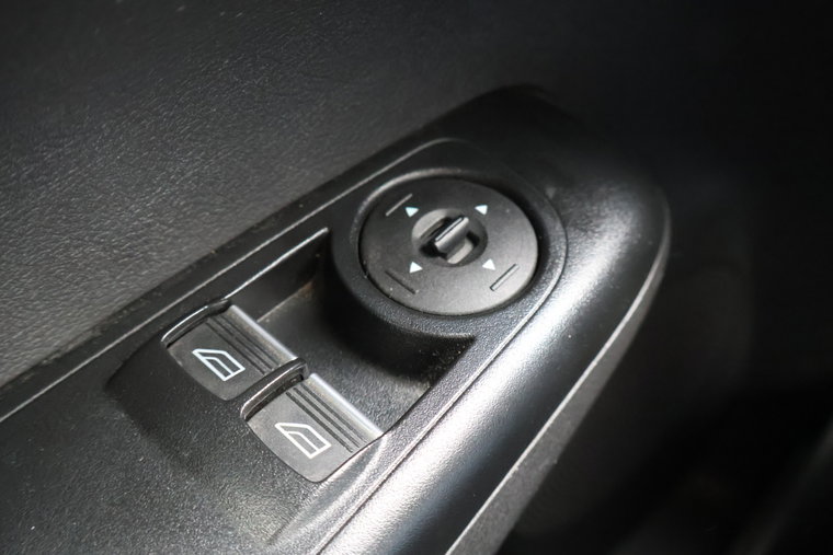 Vehicle Image 28