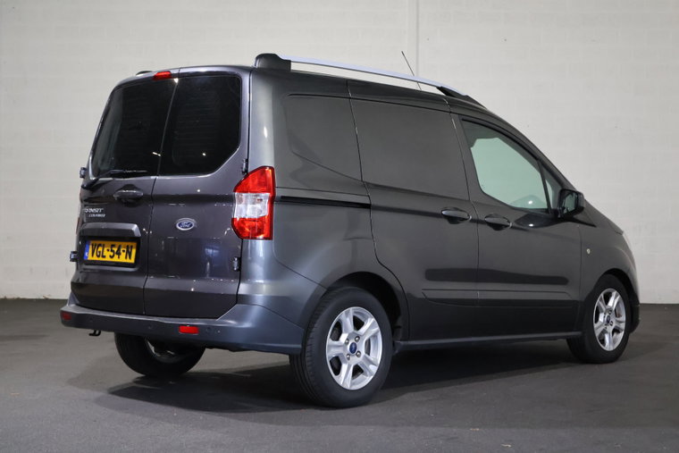 Vehicle Image 8