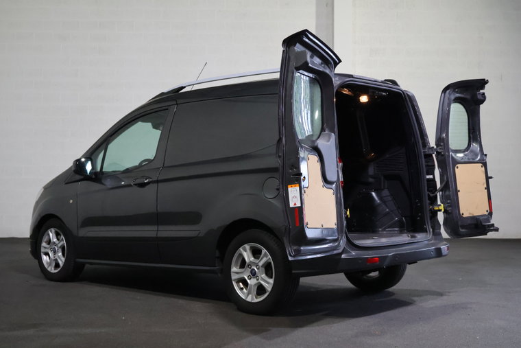 Vehicle Image 11