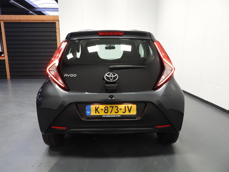 Vehicle Image 21
