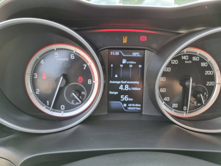 Vehicle Image 32