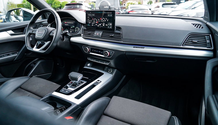 Vehicle Image 5