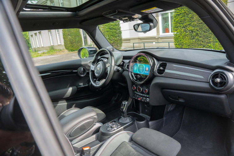 Vehicle Image 45