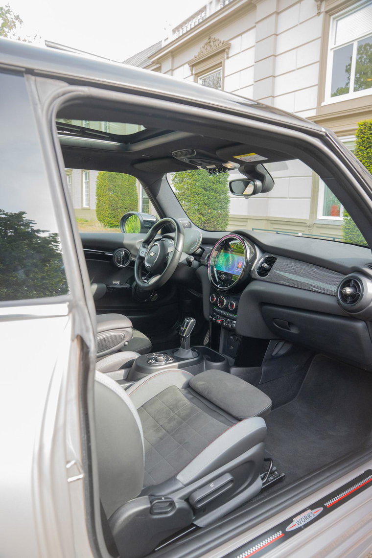 Vehicle Image 50