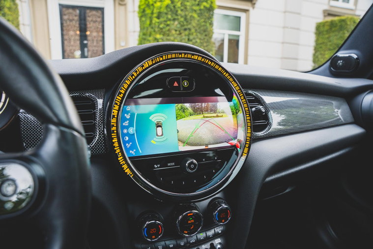 Vehicle Image 9