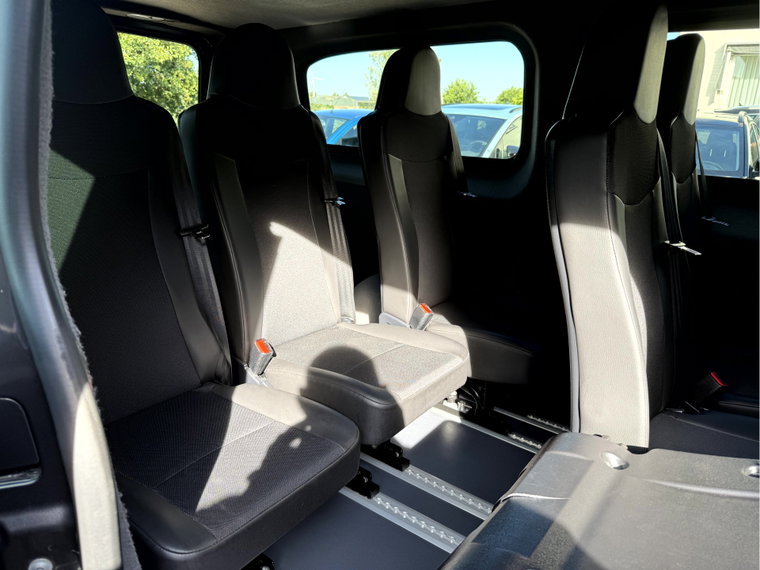 Vehicle Image 7