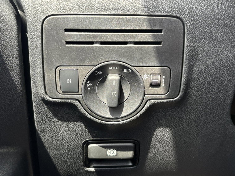 Vehicle Image 26