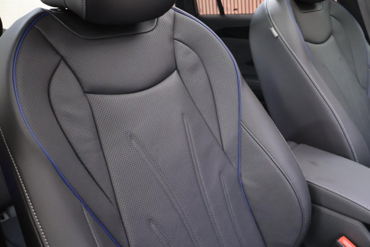 Vehicle Image 52