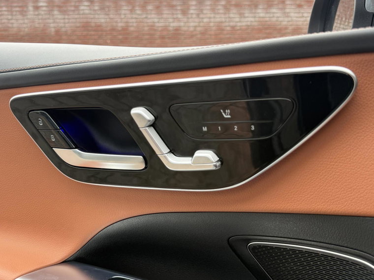 Vehicle Image 40