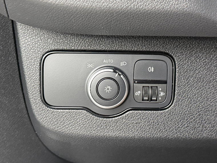 Vehicle Image 26