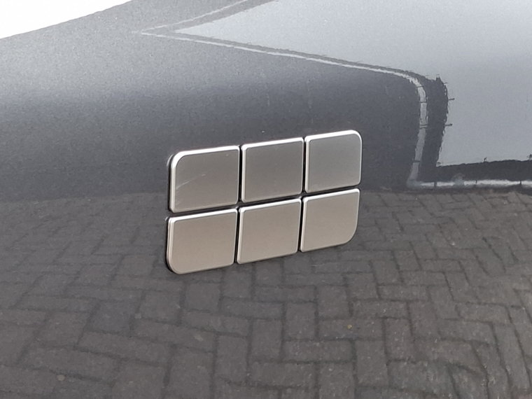 Vehicle Image 23