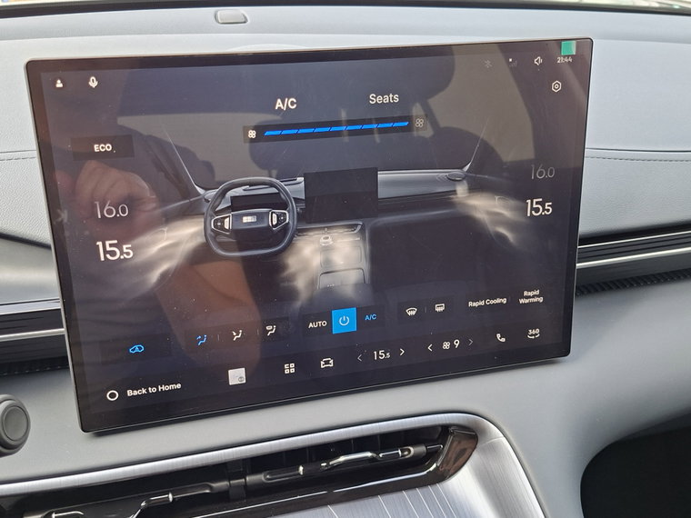 Vehicle Image 37