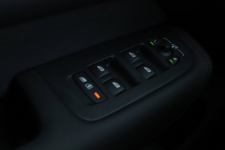 Vehicle Image 38