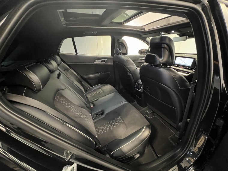 Vehicle Image 35