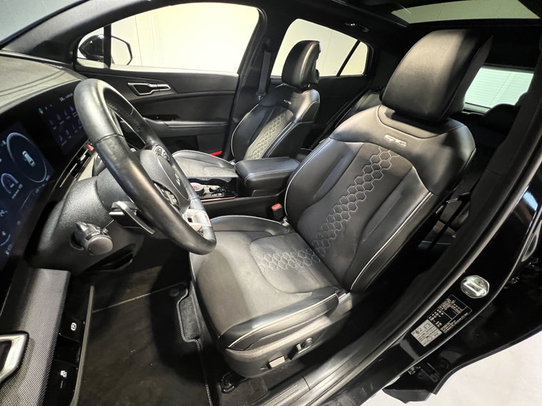 Vehicle Image 36