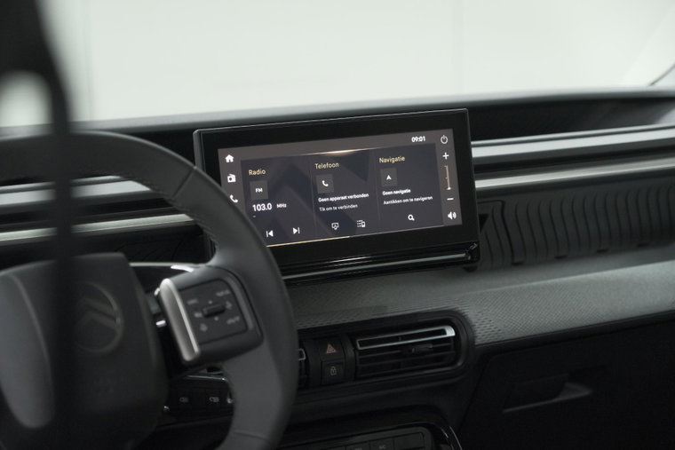 Vehicle Image 32