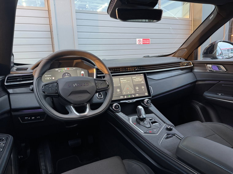 Vehicle Image 22