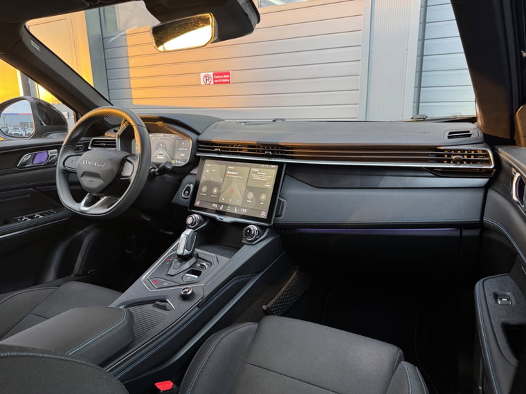 Vehicle Image 33